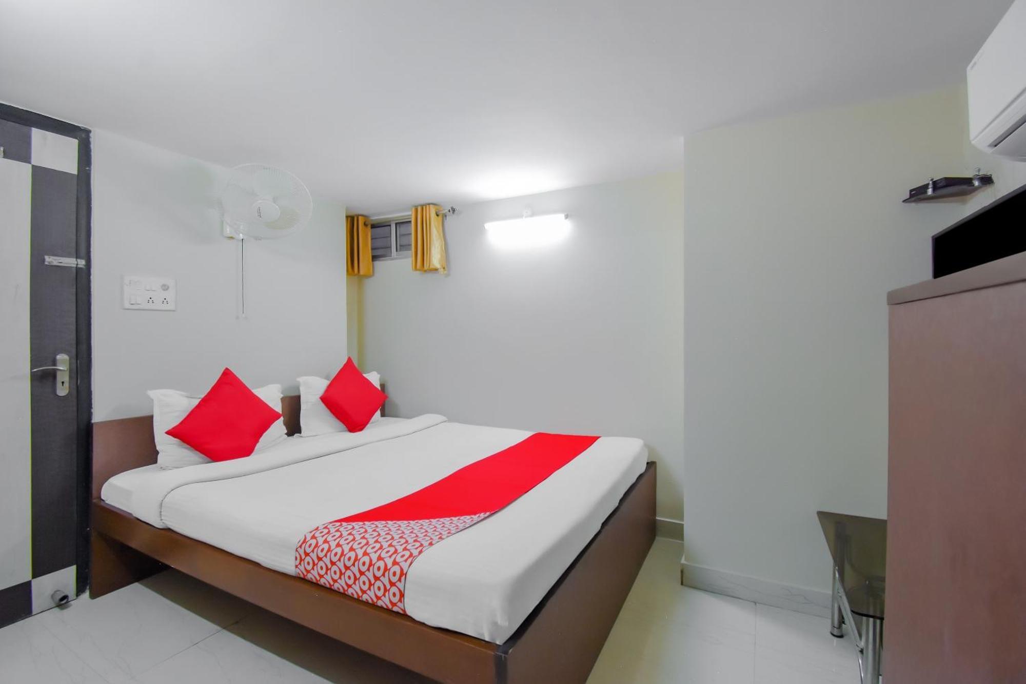 Hotel O Lindsay Inn Guest House Bara Bazar Ngoại thất bức ảnh
