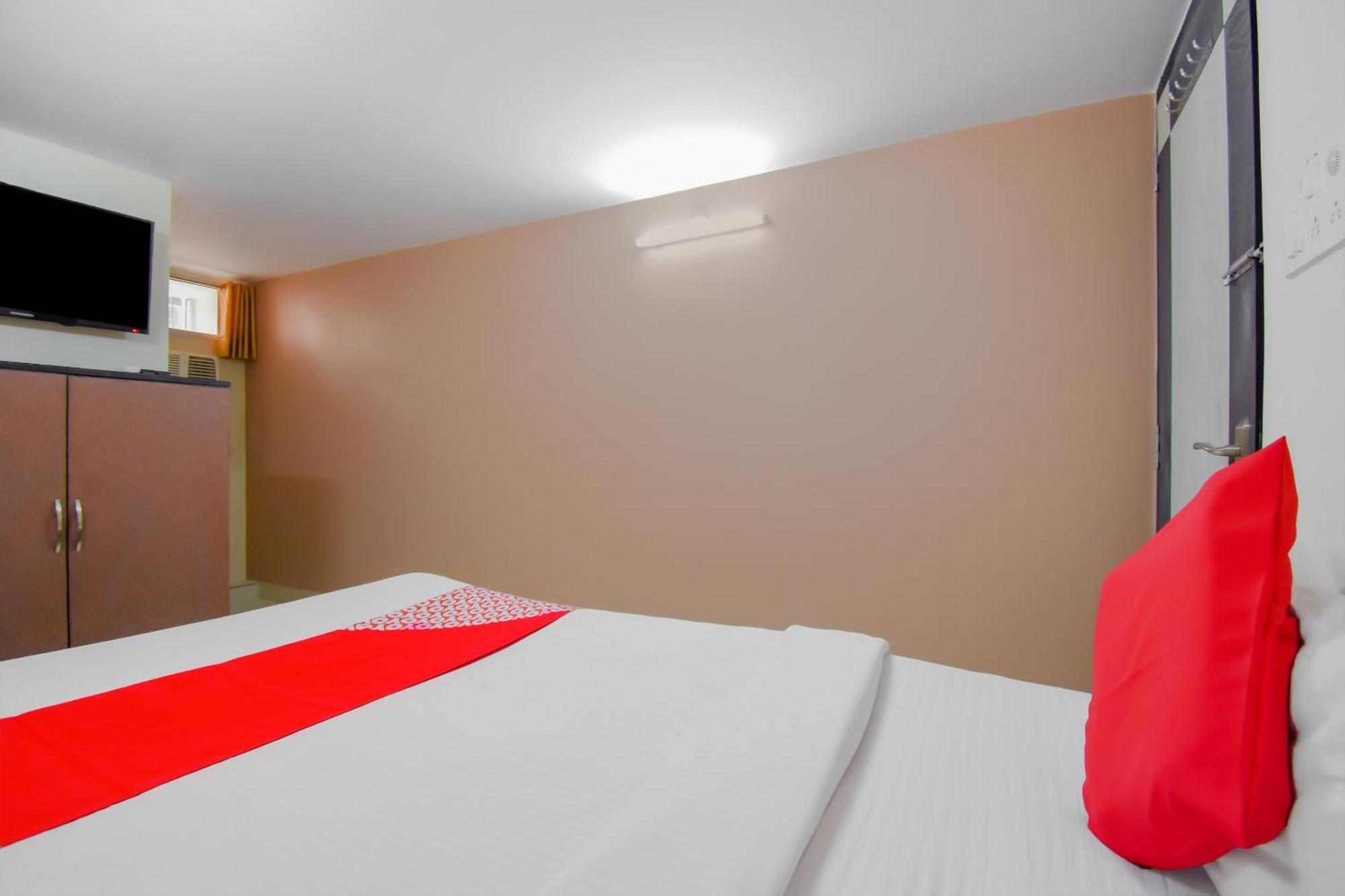Hotel O Lindsay Inn Guest House Bara Bazar Ngoại thất bức ảnh