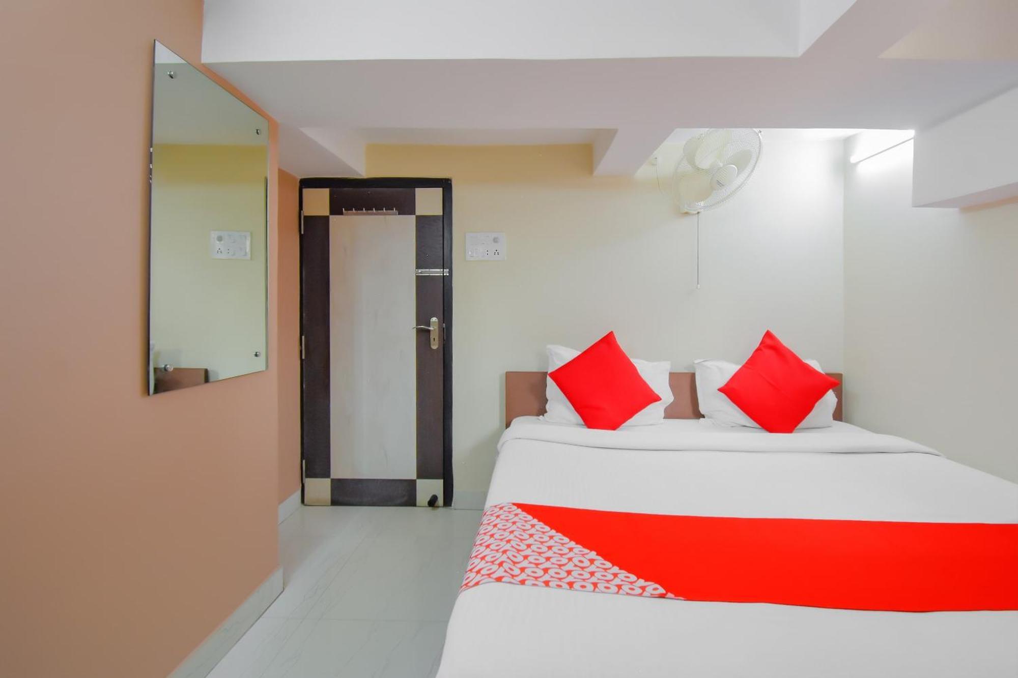 Hotel O Lindsay Inn Guest House Bara Bazar Ngoại thất bức ảnh