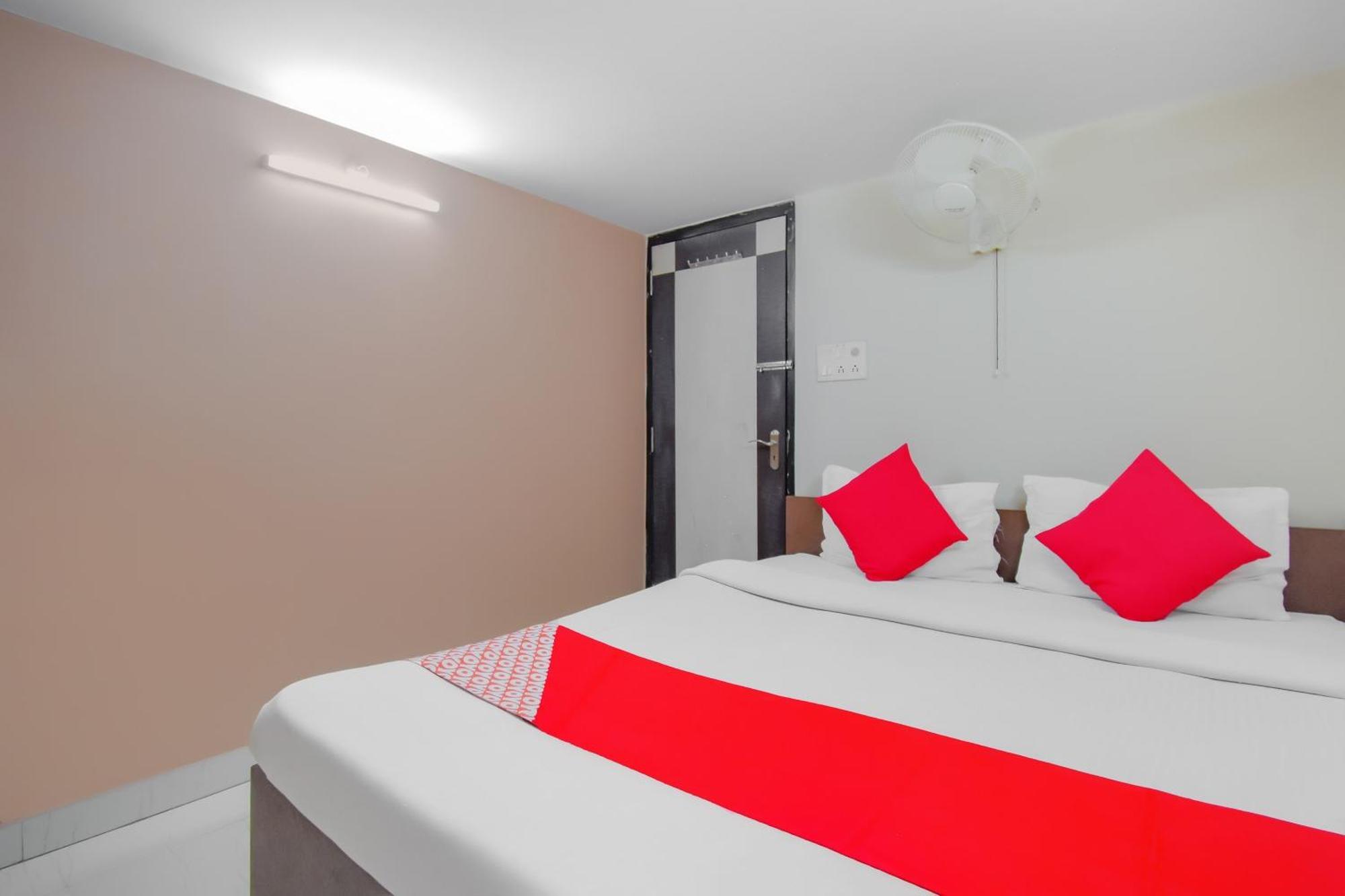 Hotel O Lindsay Inn Guest House Bara Bazar Ngoại thất bức ảnh