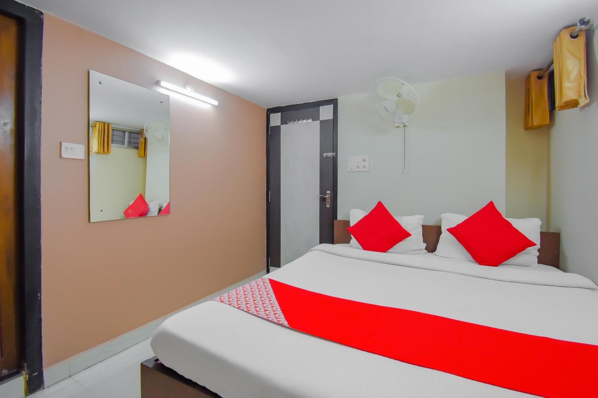 Hotel O Lindsay Inn Guest House Bara Bazar Ngoại thất bức ảnh