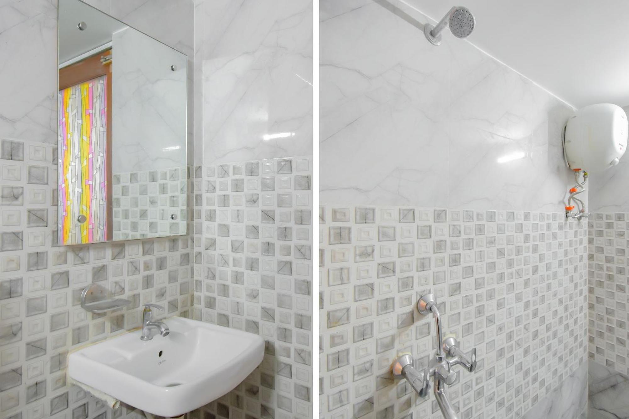 Hotel O Lindsay Inn Guest House Bara Bazar Ngoại thất bức ảnh